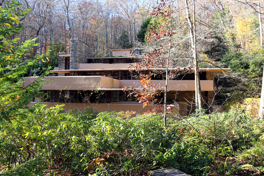 00-Falllingwater_frank_lloyd_wright_By Sailko - Own work, CC BY 3.0, httpscommons.wikimedia.orgwindex.phpcurid=63746180